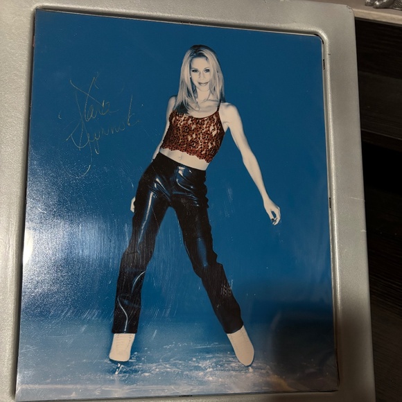 Autographed Tara Lipinski Stars on Ice Professional Tour Photo - Picture 1 of 2